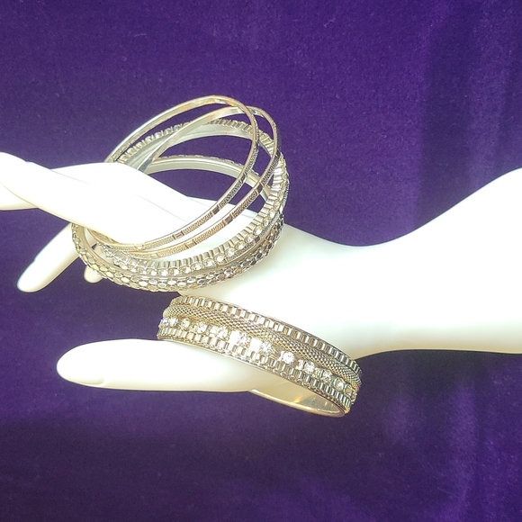 Bangle Bracelet - Picture 1 of 7